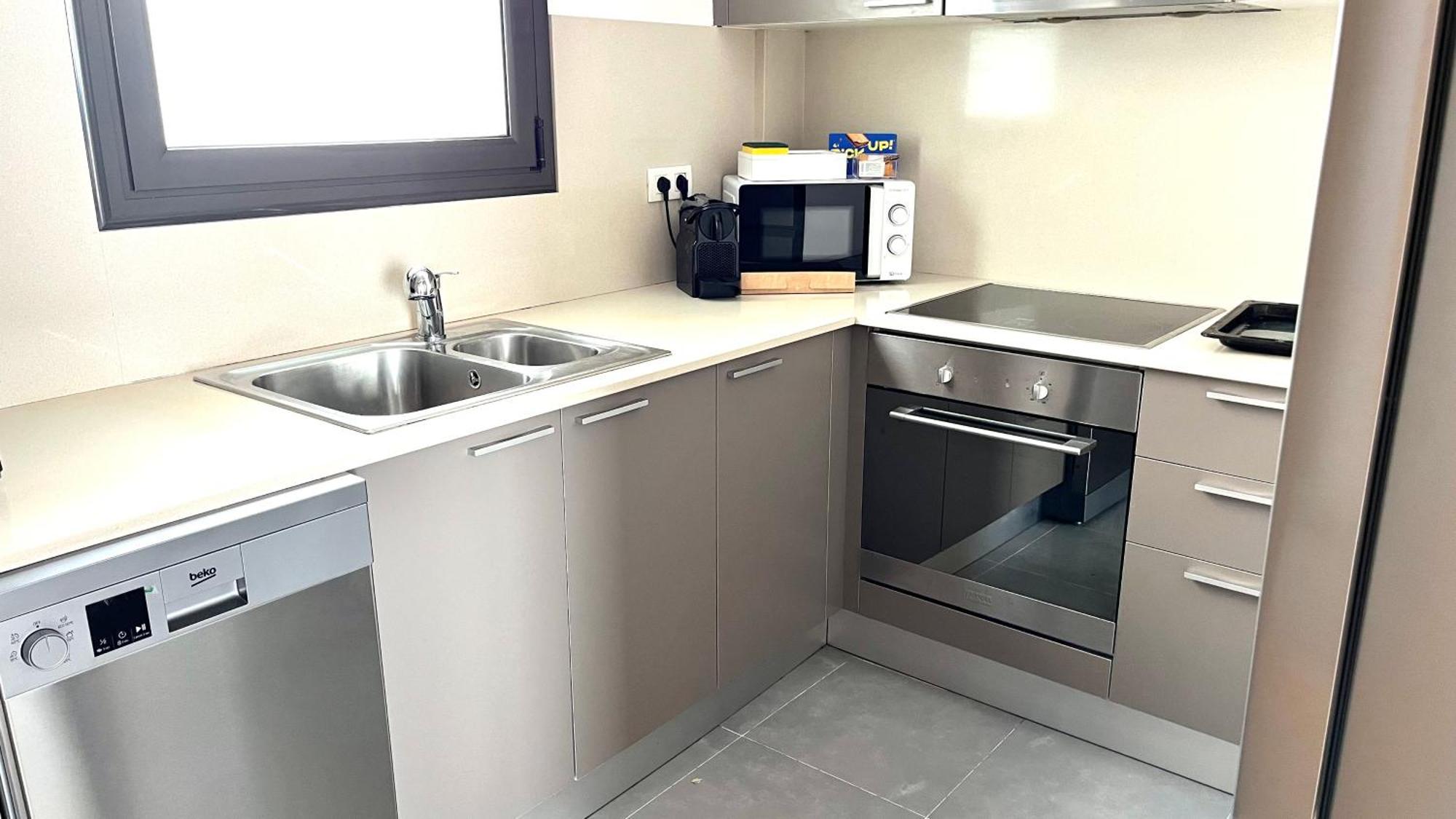 Apartamento Con Terraza By Prestigi Terrassa Exterior foto